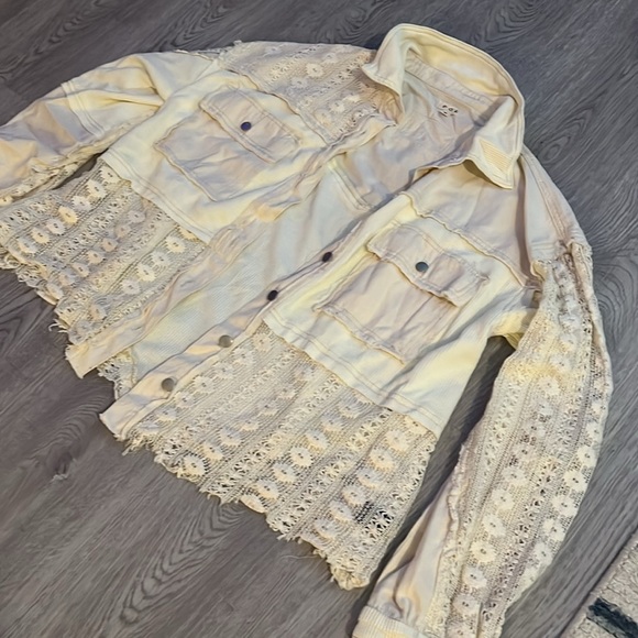 POL Oversized lace button up size small - Picture 4 of 5